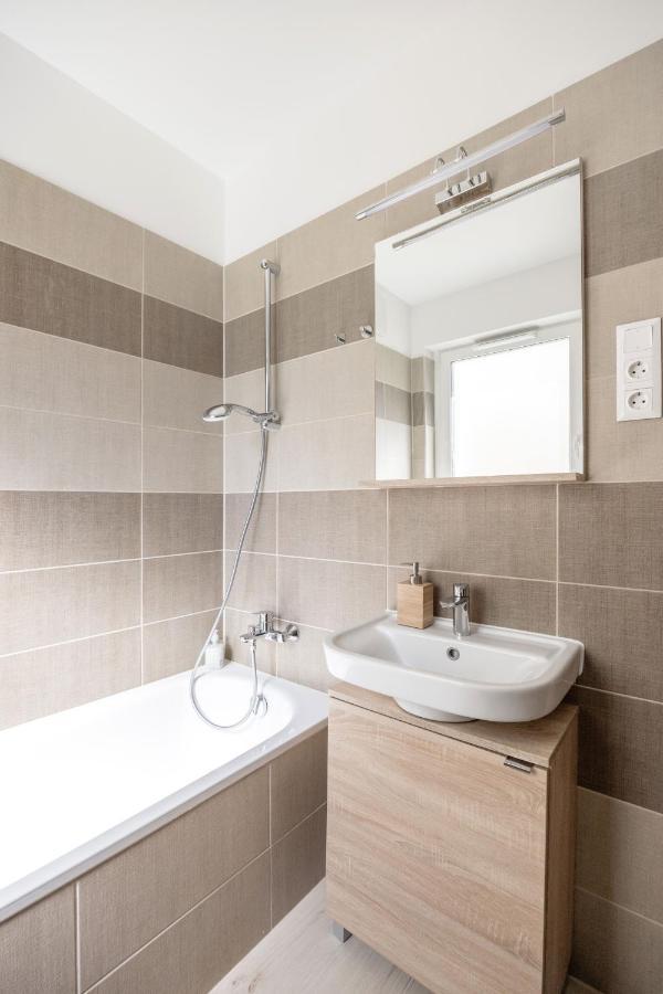 211 / 1 Bedroom / Modern Condo In City Center Budapest Eksteriør billede